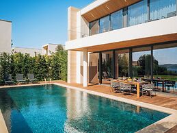 The Norm Collection Door'a Bodrum