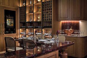 The Landmark Nicosia, Autograph Collection