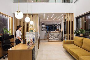 Sapphire Horizon Suites