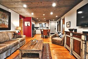 51 Snowflower 2 Bedroom Condo by RedAwning