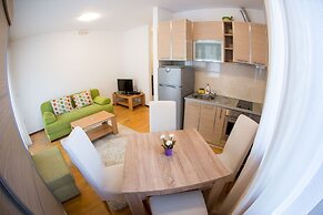 Burcak Apartment