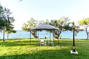 Villa Filoxenia - by the sea - up to 12 guests