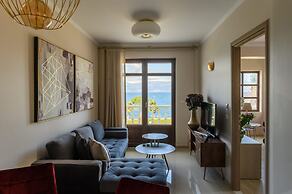Villa Filoxenia - by the sea - up to 12 guests