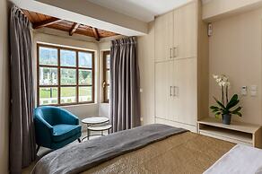 Villa Filoxenia - by the sea - up to 12 guests