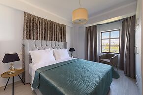 Villa Filoxenia - by the sea - up to 12 guests