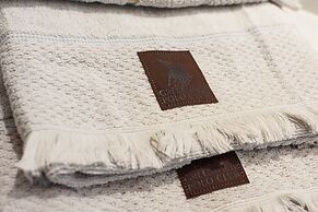 Villa Filoxenia - by the sea - up to 12 guests