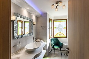 Villa Filoxenia - by the sea - up to 12 guests