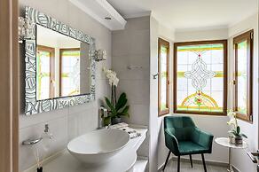 Villa Filoxenia - by the sea - up to 12 guests