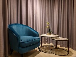 Villa Filoxenia - by the sea - up to 12 guests