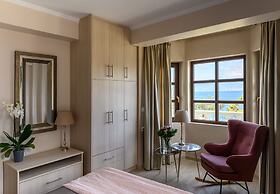 Villa Filoxenia - by the sea - up to 12 guests