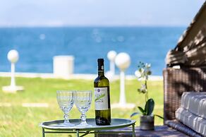 Villa Filoxenia - by the sea - up to 12 guests