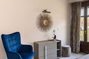 Villa Filoxenia - by the sea - up to 12 guests