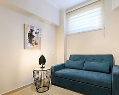 Villa Filoxenia - by the sea - up to 12 guests