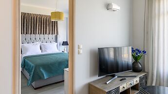 Villa Filoxenia - by the sea - up to 12 guests