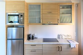 Villa Filoxenia - by the sea - up to 12 guests