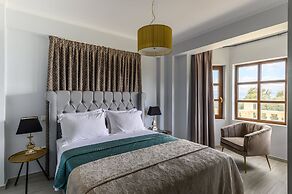 Villa Filoxenia - by the sea - up to 12 guests