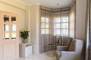 Villa Filoxenia - by the sea - up to 12 guests