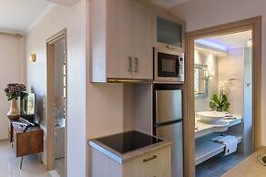 Villa Filoxenia - by the sea - up to 12 guests