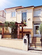 Viktorov Comfortable 2-bed Apartment