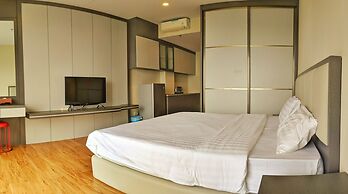 Lovina at Pelita Nagoya Apartment