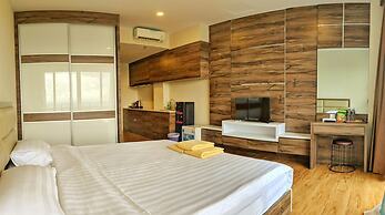 Lovina at Pelita Nagoya Apartment