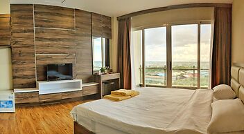 Lovina at Pelita Nagoya Apartment