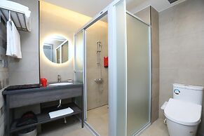 T11 T12 Hotel