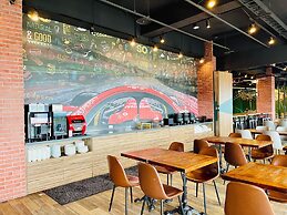 T11 T12 Hotel