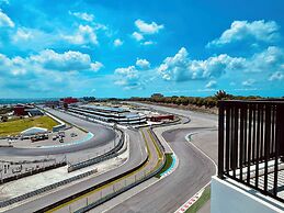 T11 T12 Hotel