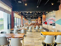 T11 T12 Hotel