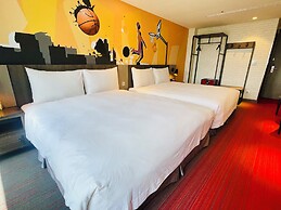 T11 T12 Hotel
