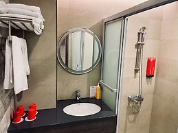 T11 T12 Hotel