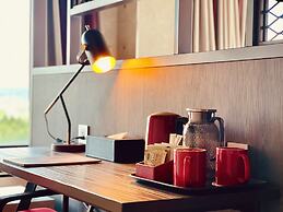 T11 T12 Hotel