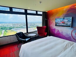 T11 T12 Hotel