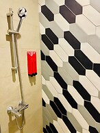 T11 T12 Hotel