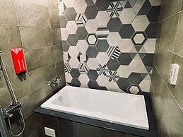 T11 T12 Hotel