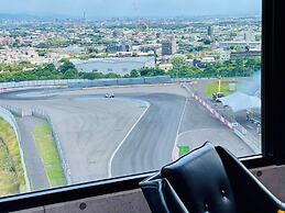 T11 T12 Hotel