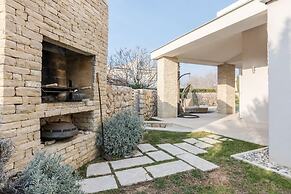 Luxury Villa White Rose with the Pool