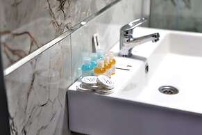 Fly And Stay Airport Hotel