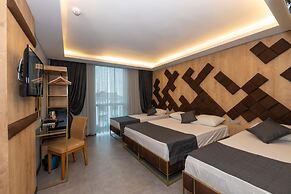 Fly And Stay Airport Hotel