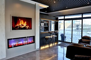 Fly And Stay Airport Hotel