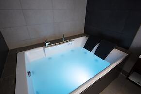 Velar Inn Hotel