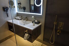 Velar Inn Hotel