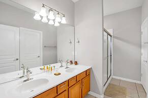 Stunning Home With Great Pool Area, 5 Miles From Disney! CDC Standards