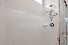 Stunning Home With Great Pool Area, 5 Miles From Disney! CDC Standards