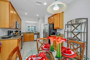 Stunning Home With Great Pool Area, 5 Miles From Disney! CDC Standards