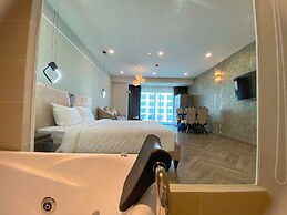 Gold Coast Luxury Apartment Nha Trang