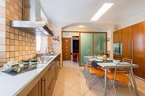 Casa Emiland vicino al fiume Dora