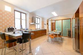 Casa Emiland vicino al fiume Dora