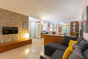 Casa Emiland vicino al fiume Dora